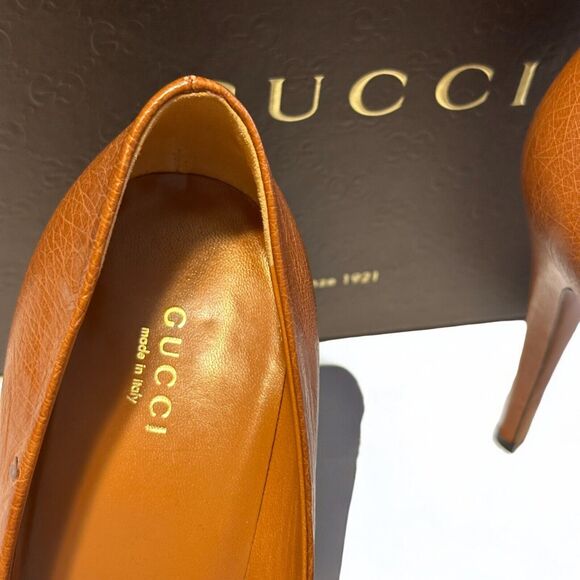 GUCCI Ostrich Leather Heels Brown Pumps Size 38 US 8 w/Dust Bags, Box, Heel Taps - Picture 6 of 16